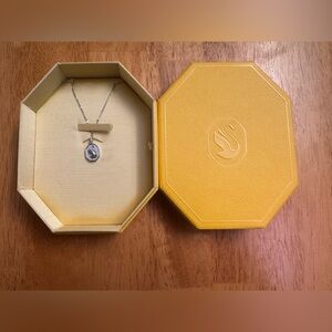 NIB Swarovski SIGNUM Swan Pendant Necklace #5621098 Yellow Box